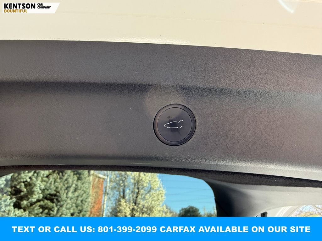 Used 2022 Tesla Model Y Long Range image 28