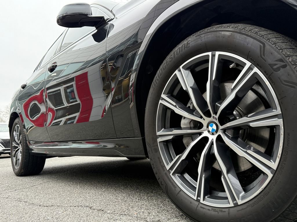 Used 2024 BMW X6 xDrive40i w/ Premium Package AWD/4WD image 9