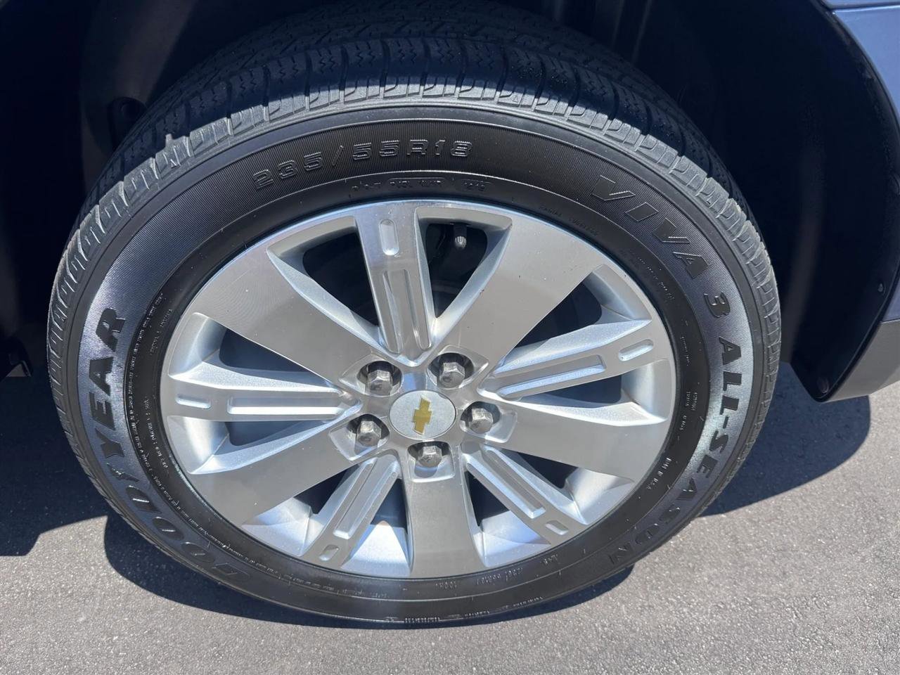 Used 2011 Chevrolet Equinox LTZ FWD image 17