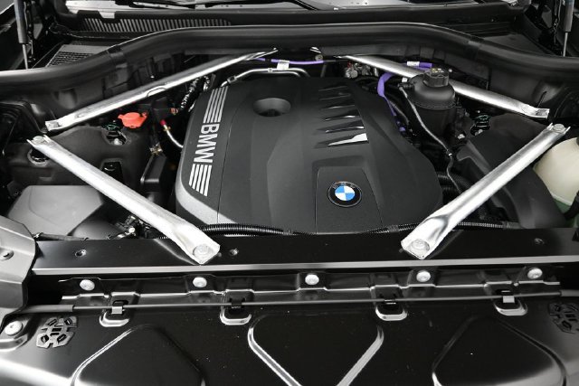 New 2027 BMW X7 xDrive40i w/ M Sport Package AWD/4WD image 23