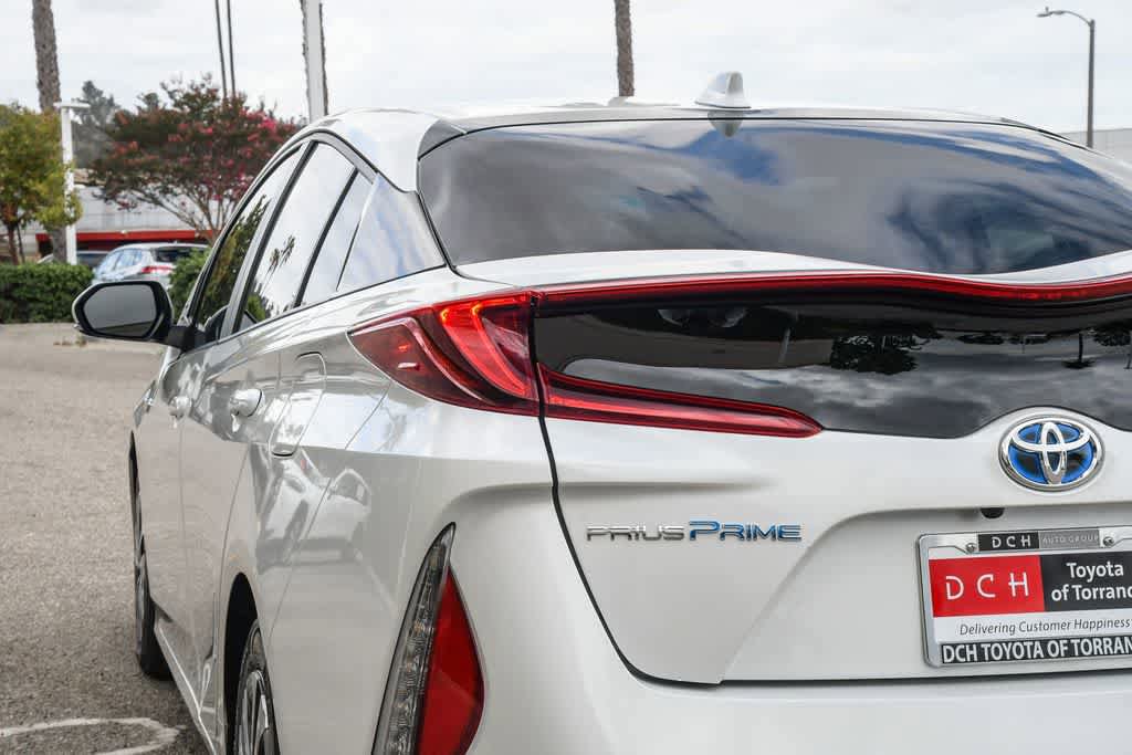 Used 2022 Toyota Prius Prime XLE FWD image 6