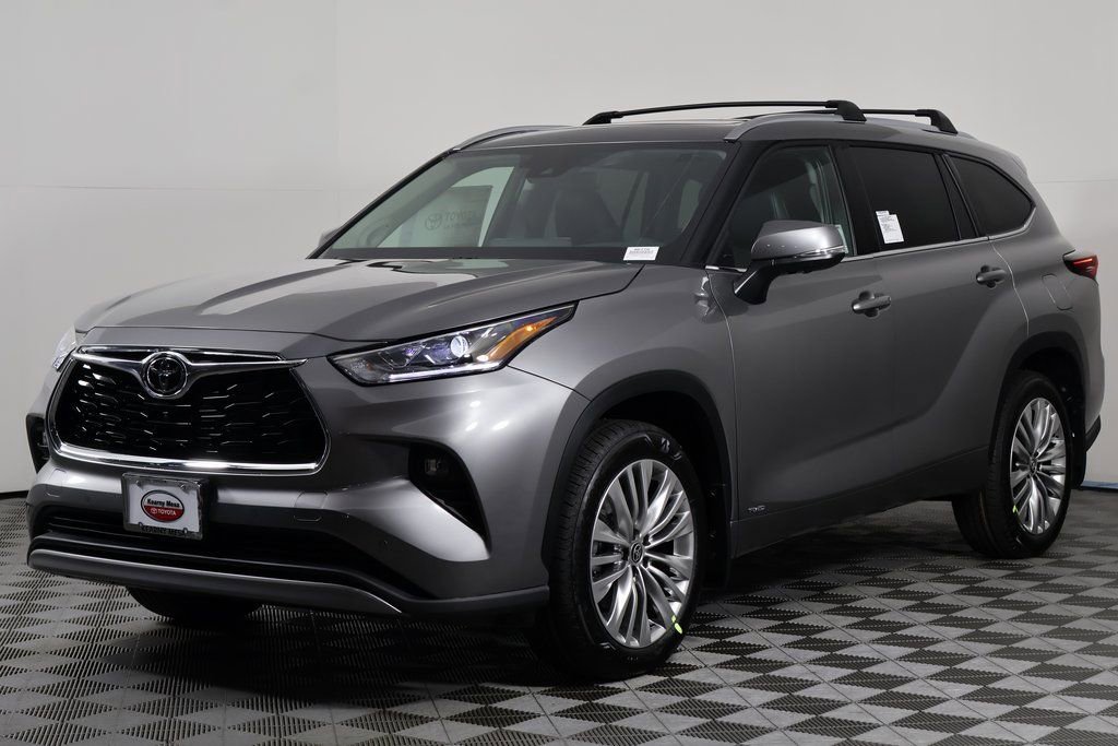 New 2026 Toyota Highlander Platinum