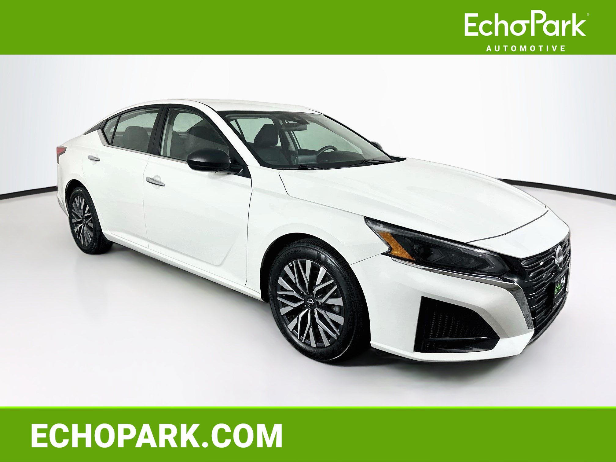 Used 2025 Nissan Altima 2.5 SV FWD image 1