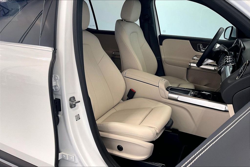 Used 2026 Mercedes-Benz GLB 250 image 8