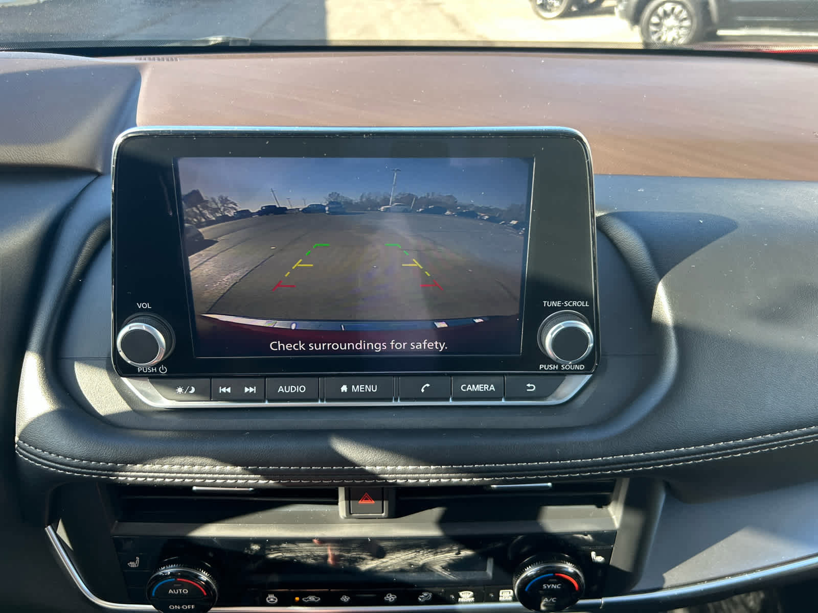 Used 2023 Nissan Rogue SV w/ SV Premium B Package image 17