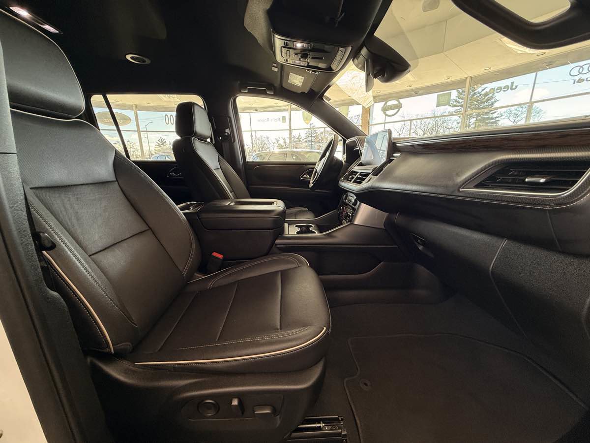 Used 2023 Chevrolet Suburban Premier image 35
