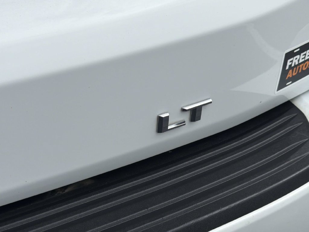 Used 2024 Chevrolet Suburban LT AWD/4WD image 12