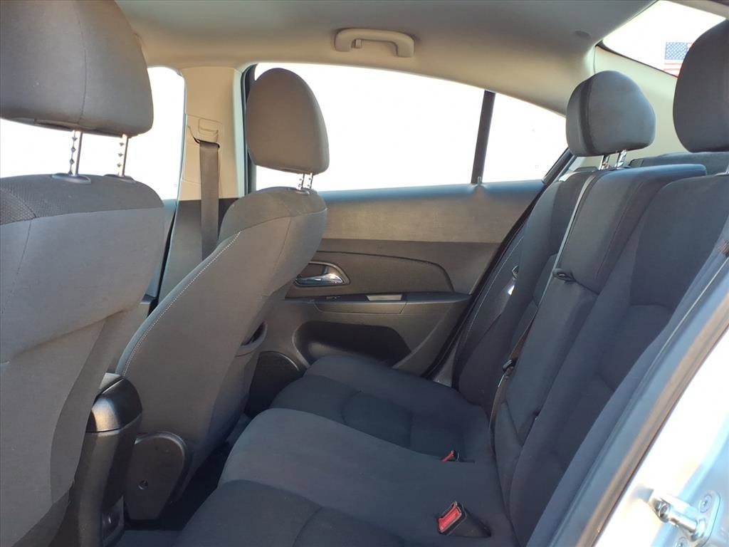 Used 2016 Chevrolet Cruze LT image 9