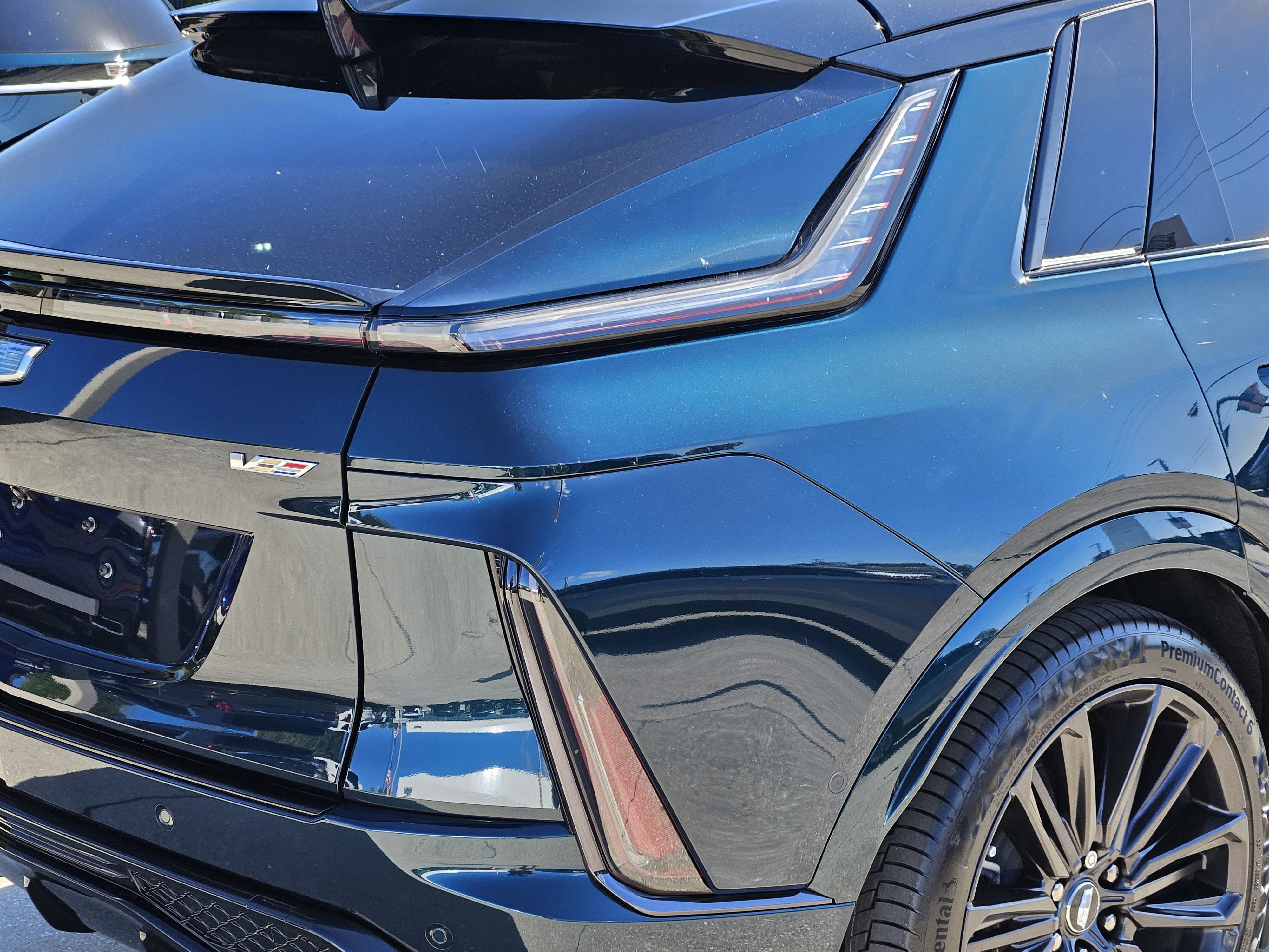 New 2026 Cadillac Lyriq V AWD/4WD image 10
