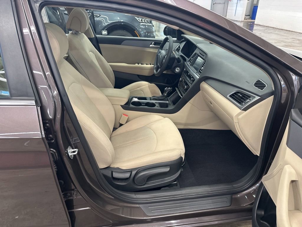 Used 2017 Hyundai Sonata SE FWD image 21