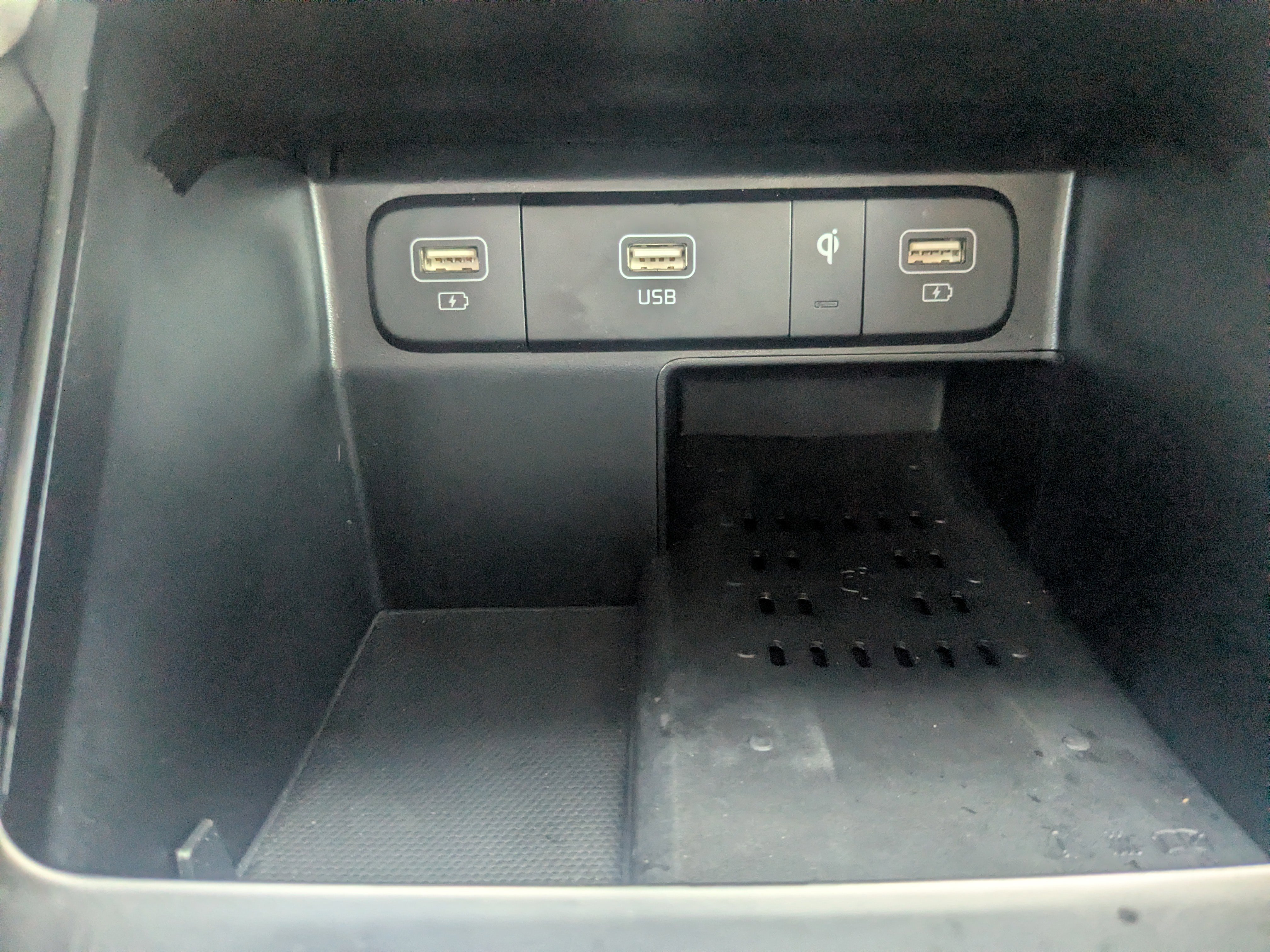 Certified 2023 Kia Sorento S w/ Panoramic Sunroof Package image 29