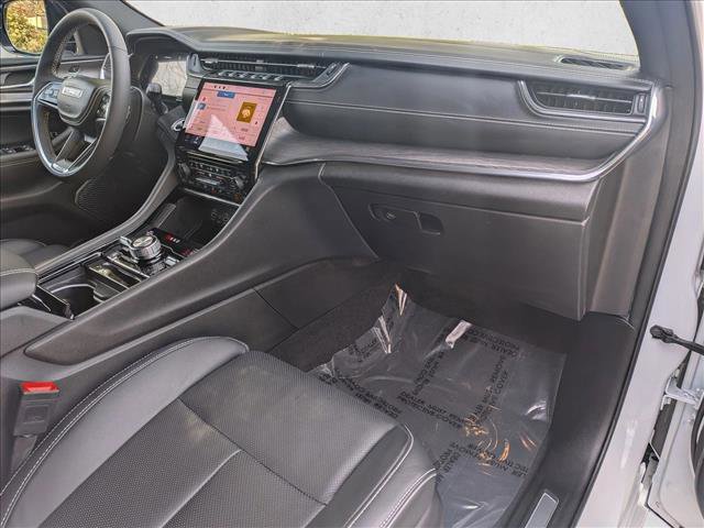 Used 2025 Jeep Grand Cherokee Overland w/ Luxury Tech Group IV image 21