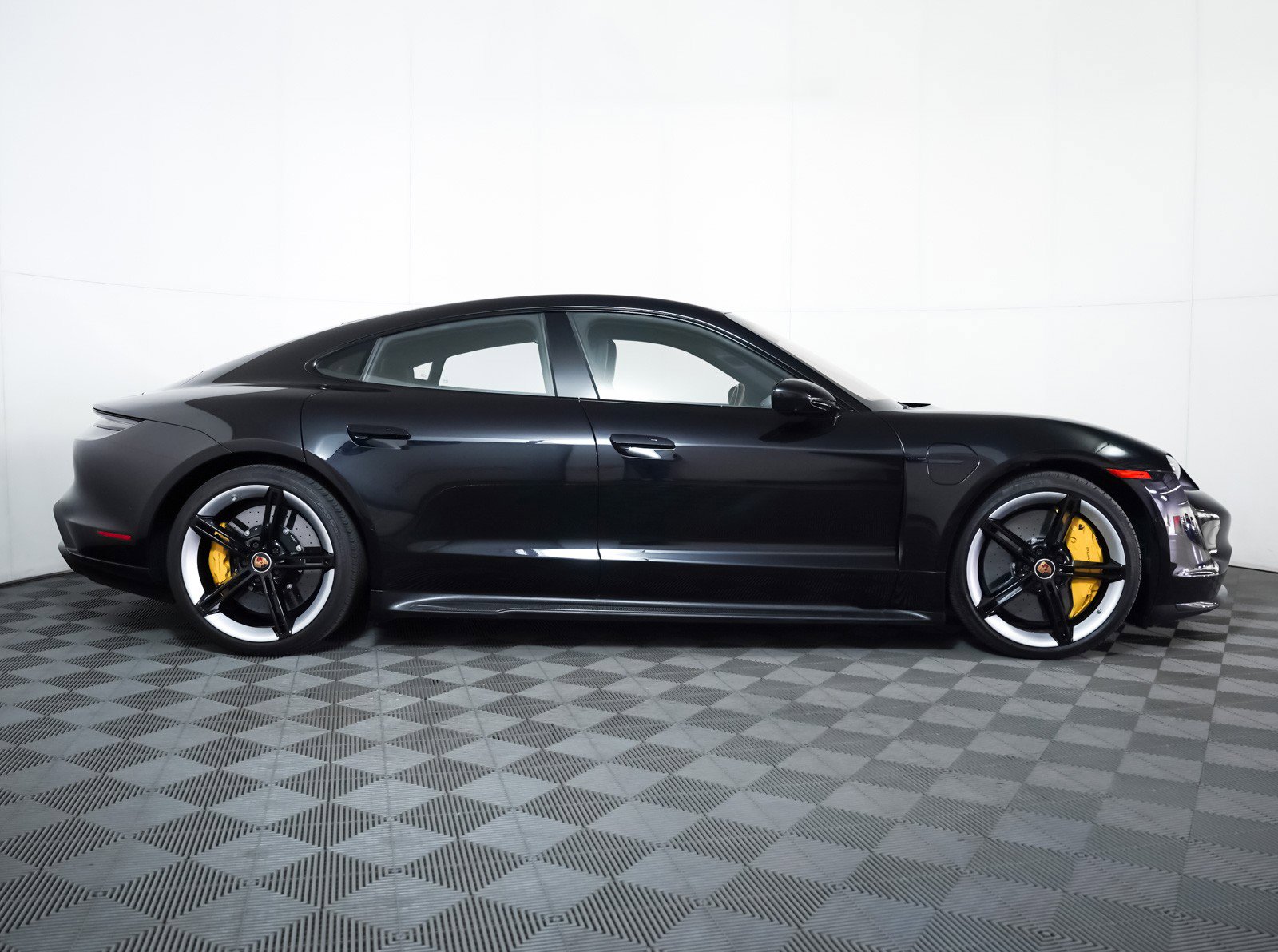 Certified 2020 Porsche Taycan Turbo S image 9