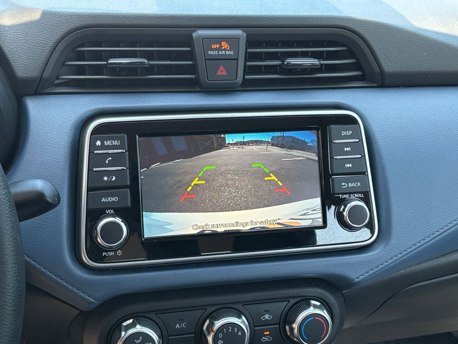 Used 2025 Nissan Versa SV FWD image 27