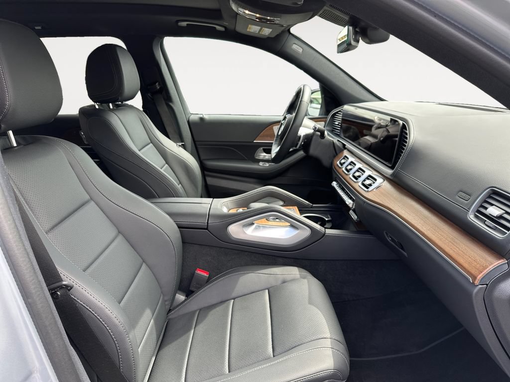 Used 2025 Mercedes-Benz GLS 450 4MATIC image 15