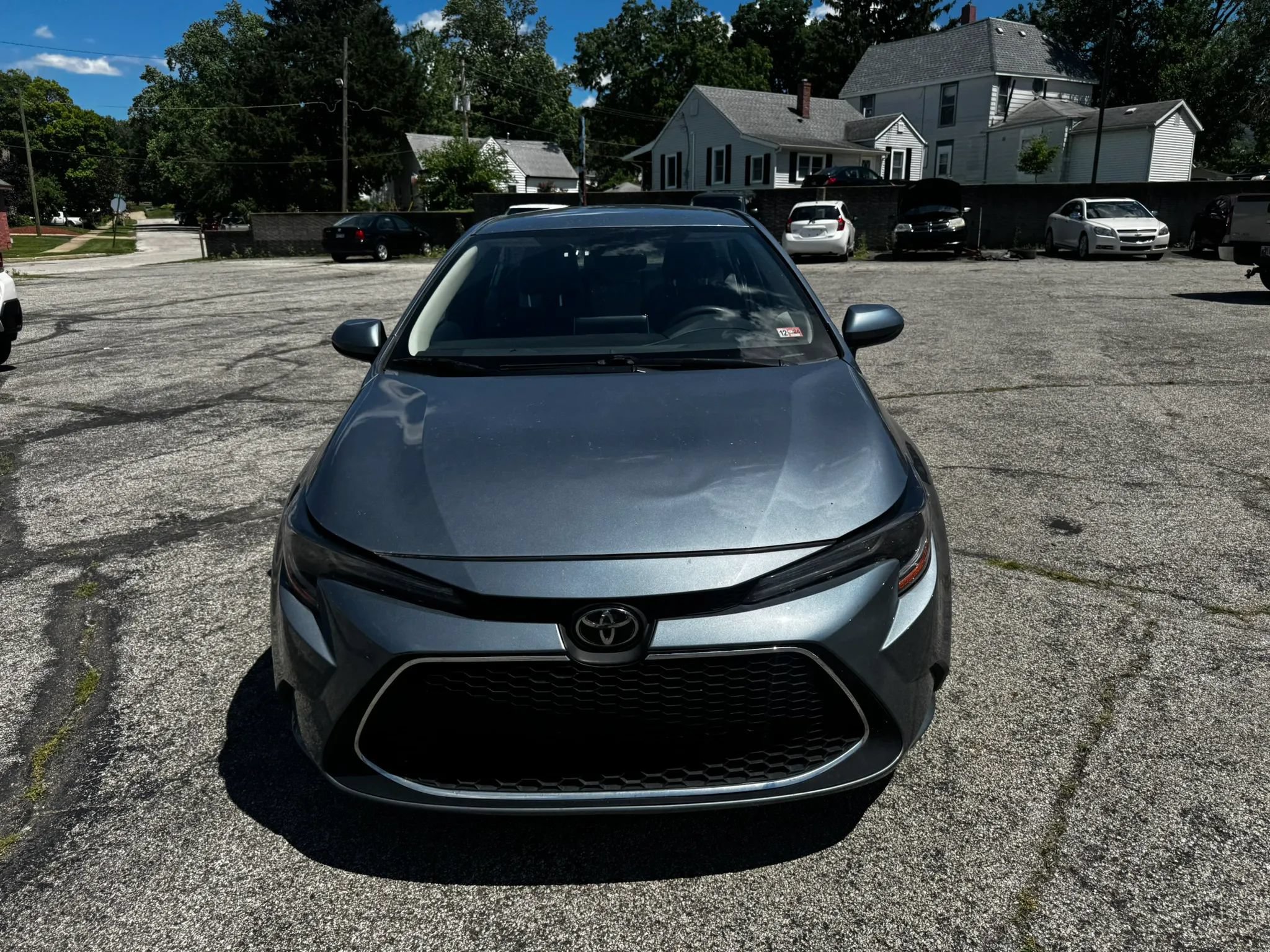 Used 2021 Toyota Corolla LE FWD image 2