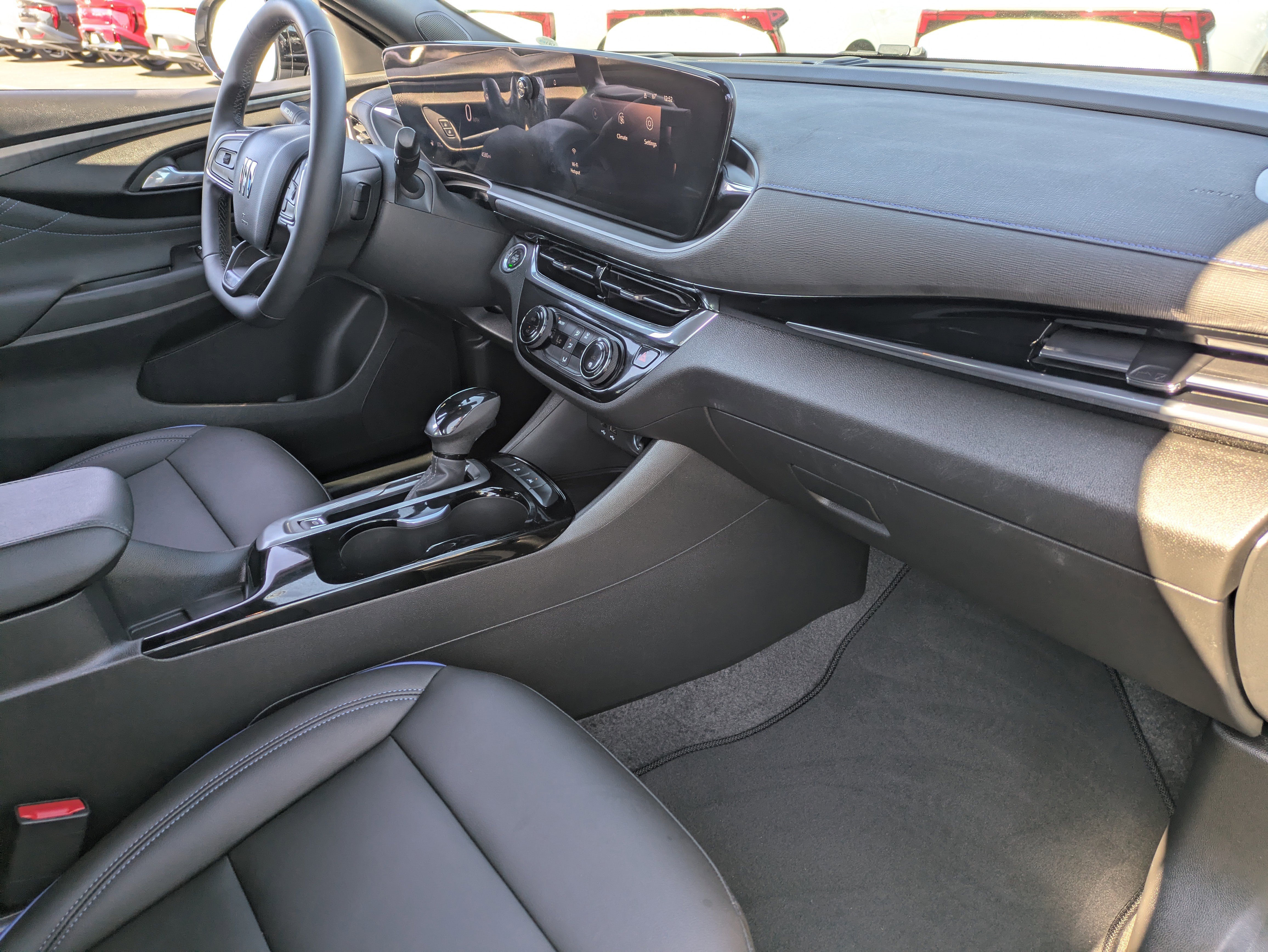 Used 2025 Buick Envista Sport Touring image 13