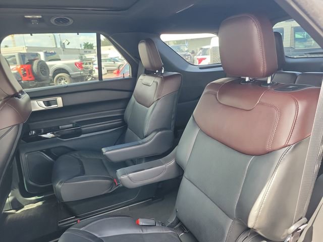 Certified 2023 Ford Explorer Platinum w/ Technology Package image 8