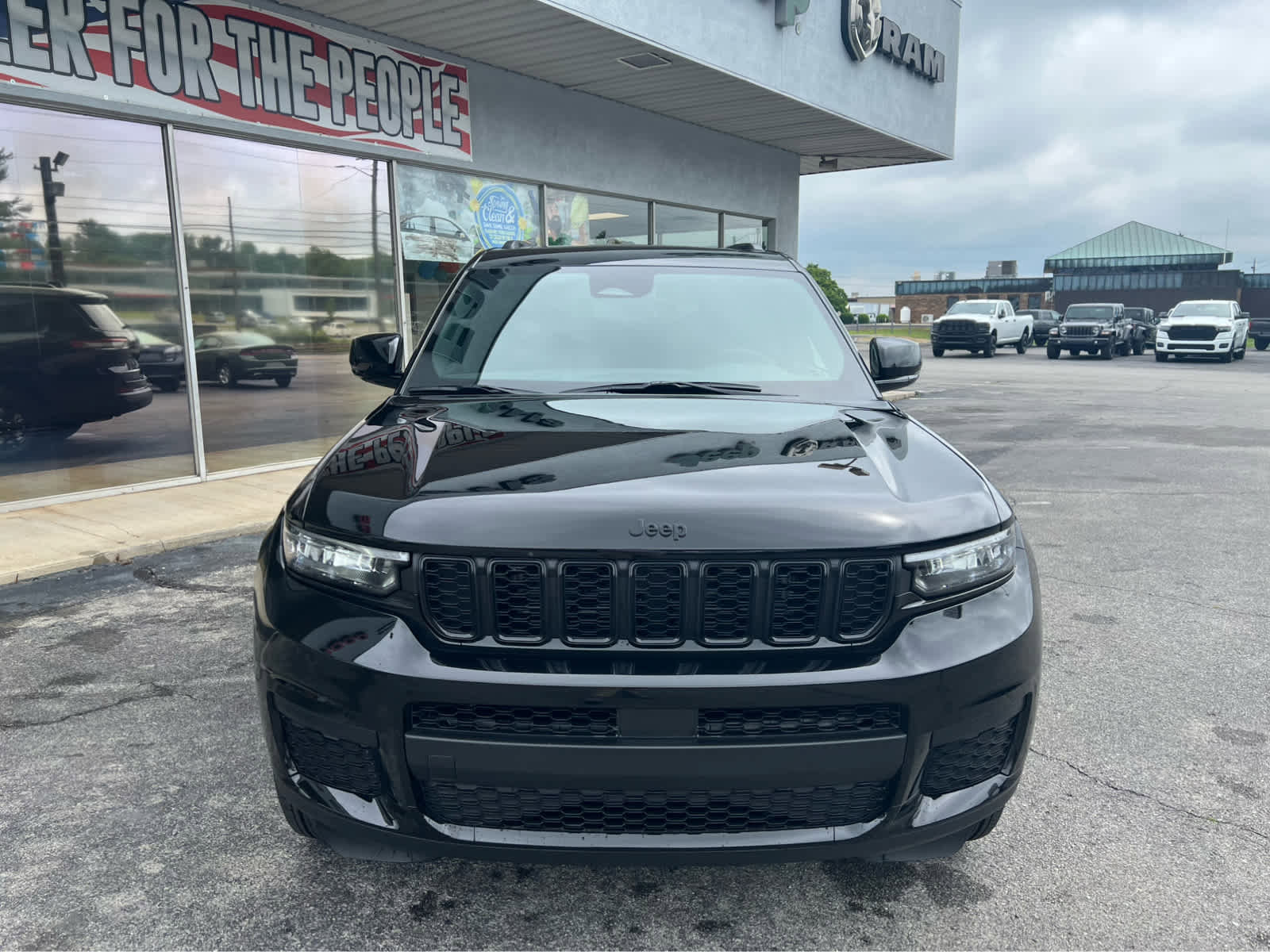 New 2025 Jeep Grand Cherokee L Altitude image 2
