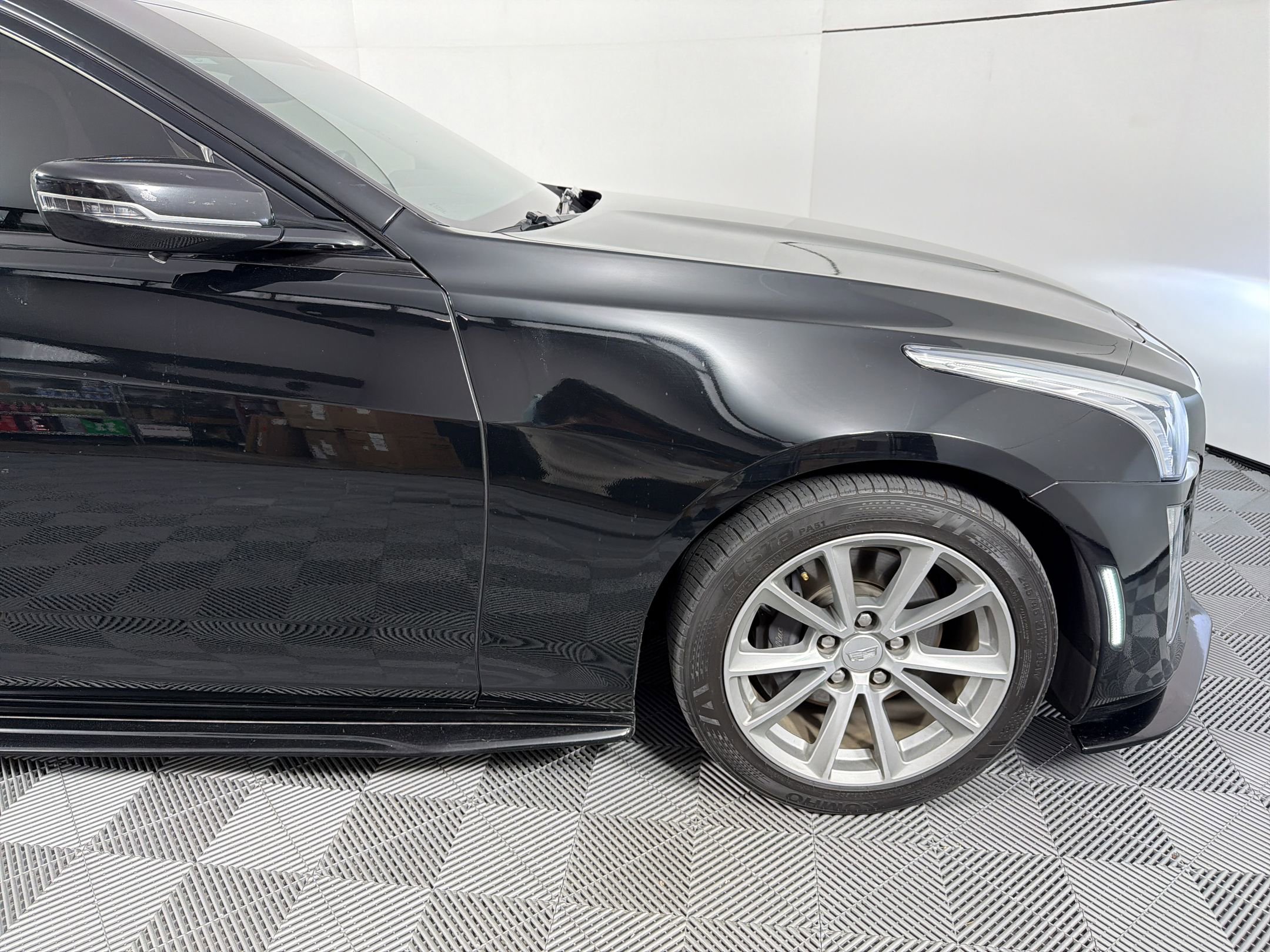 Used 2019 Cadillac CTS Luxury RWD image 12