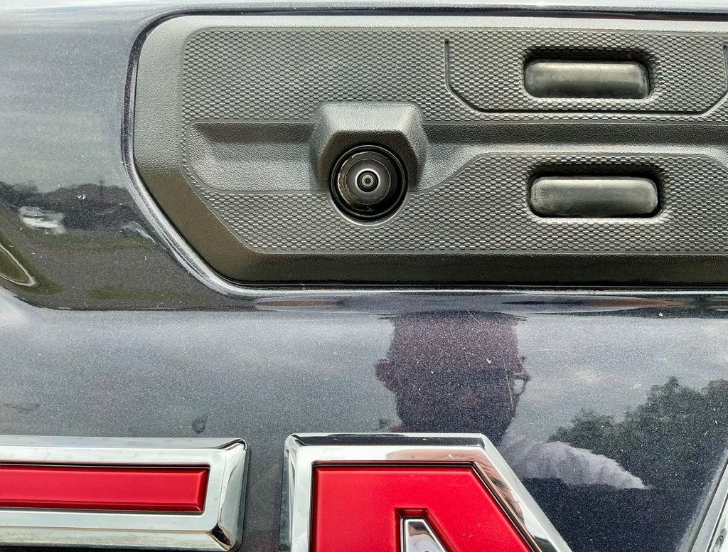 Used 2024 GMC Sierra 3500 SLT w/ SLT Premium Package image 15