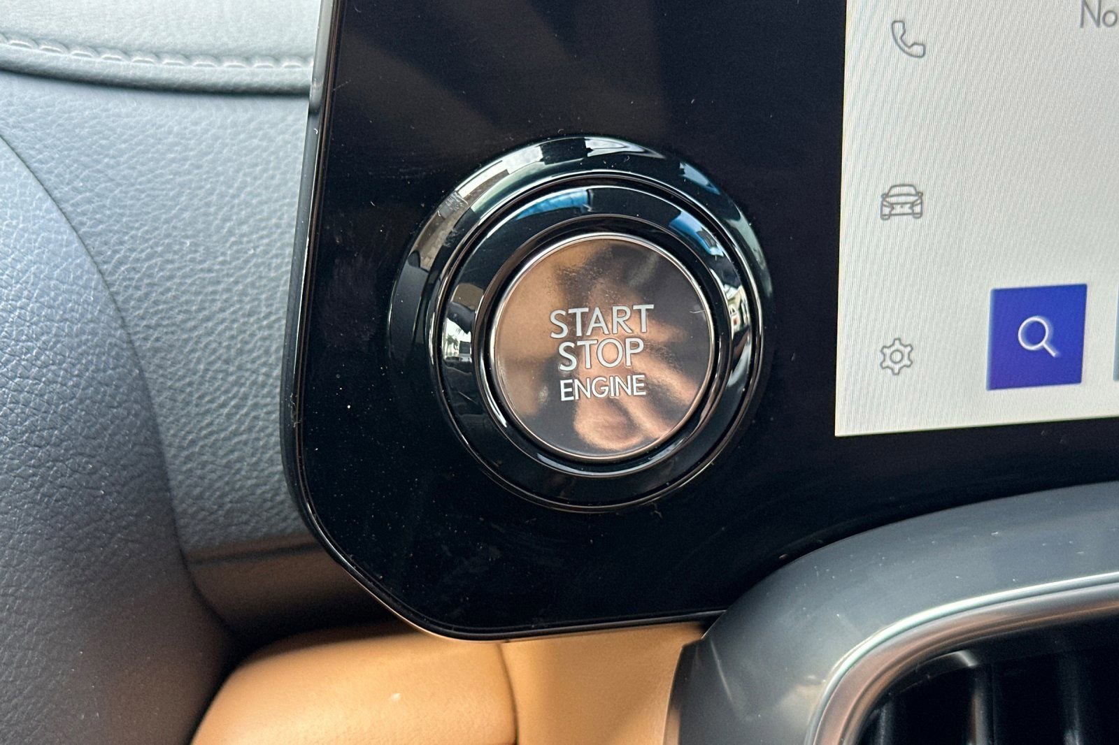 Certified 2024 Lexus LX 600 4WD w/ Luxury Package image 27