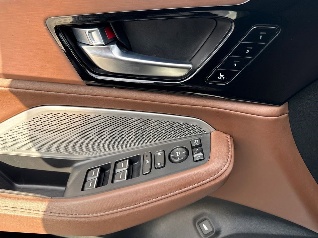 Used 2023 Acura MDX SH-AWD w/ Technology Package image 22