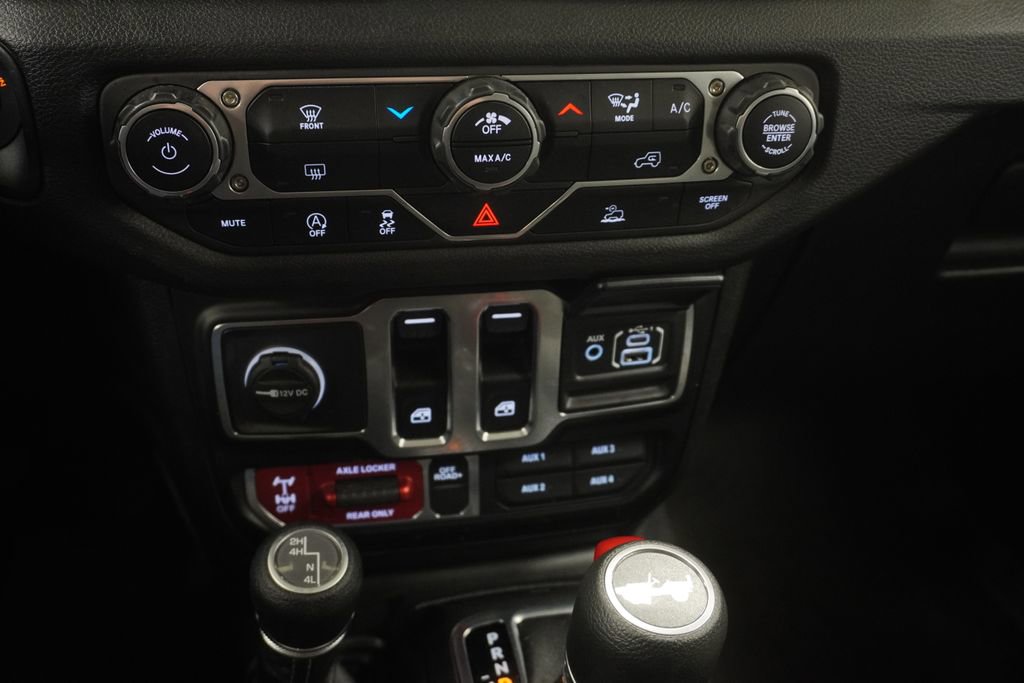 Used 2025 Jeep Wrangler Sport AWD/4WD image 27