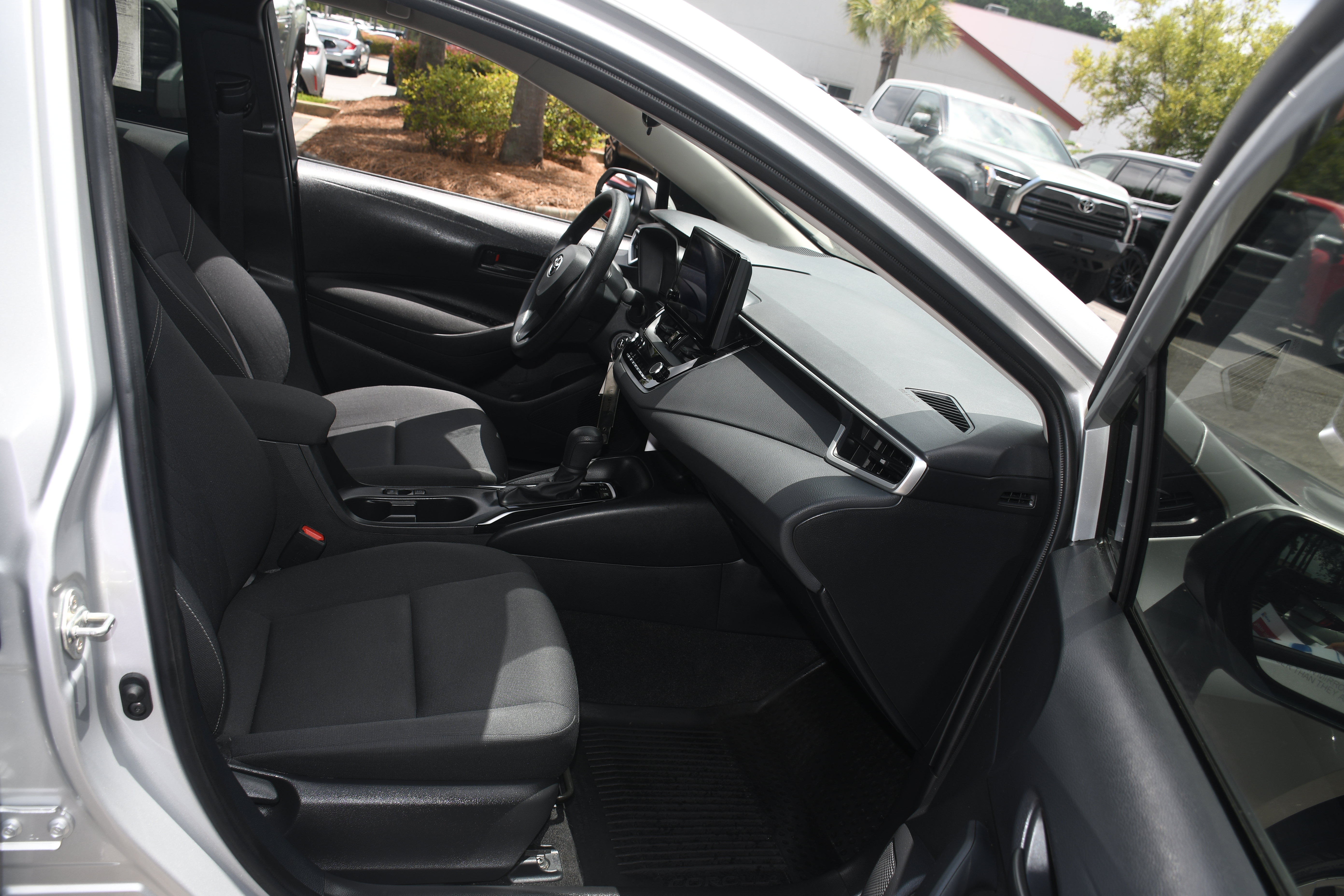 Certified 2025 Toyota Corolla LE FWD image 19