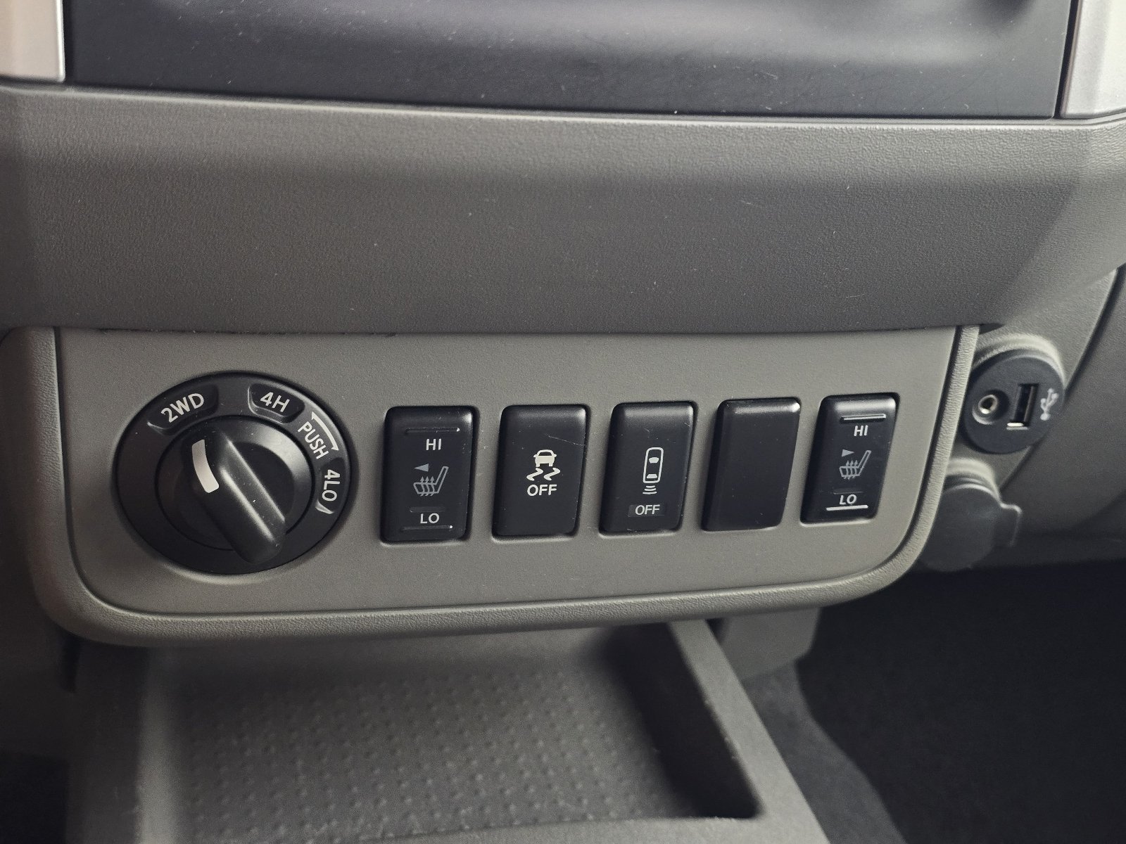 Used 2021 Nissan Frontier SV w/ Midnight Edition Floor Mats AWD/4WD image 21