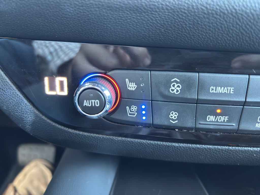 Used 2024 Buick Enclave Premium AWD/4WD image 26