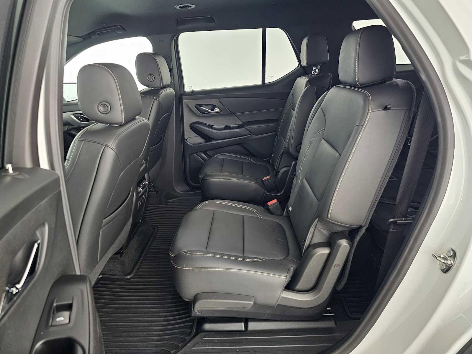 Used 2023 Chevrolet Traverse LT w/ LT Premium Package FWD image 18