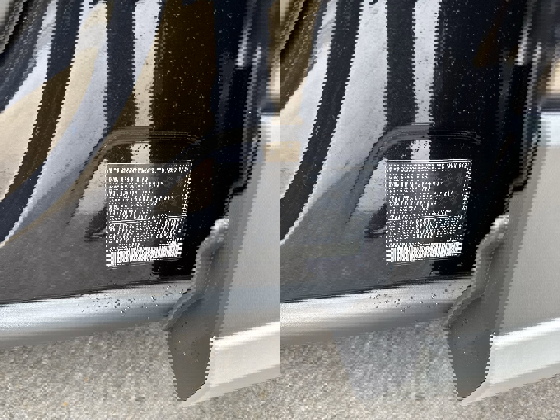 Used 2025 Volkswagen Tiguan SE image 31