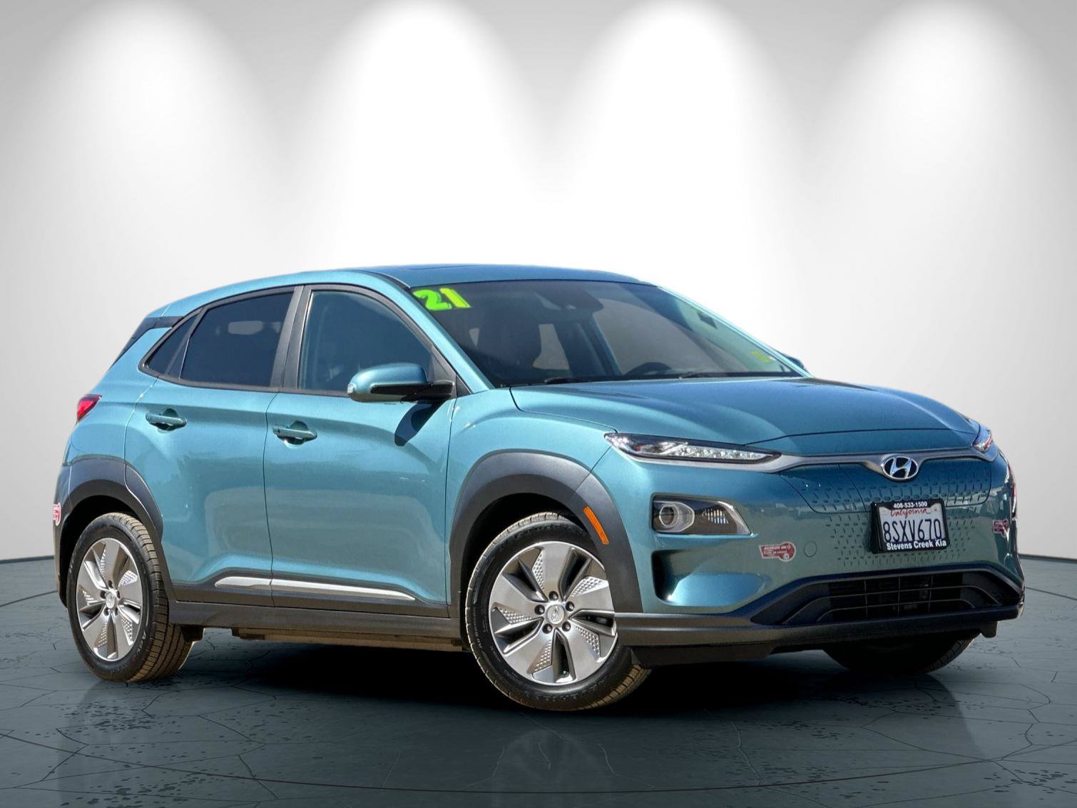 Used 2021 Hyundai Kona Limited w/ Cargo Package FWD image 2