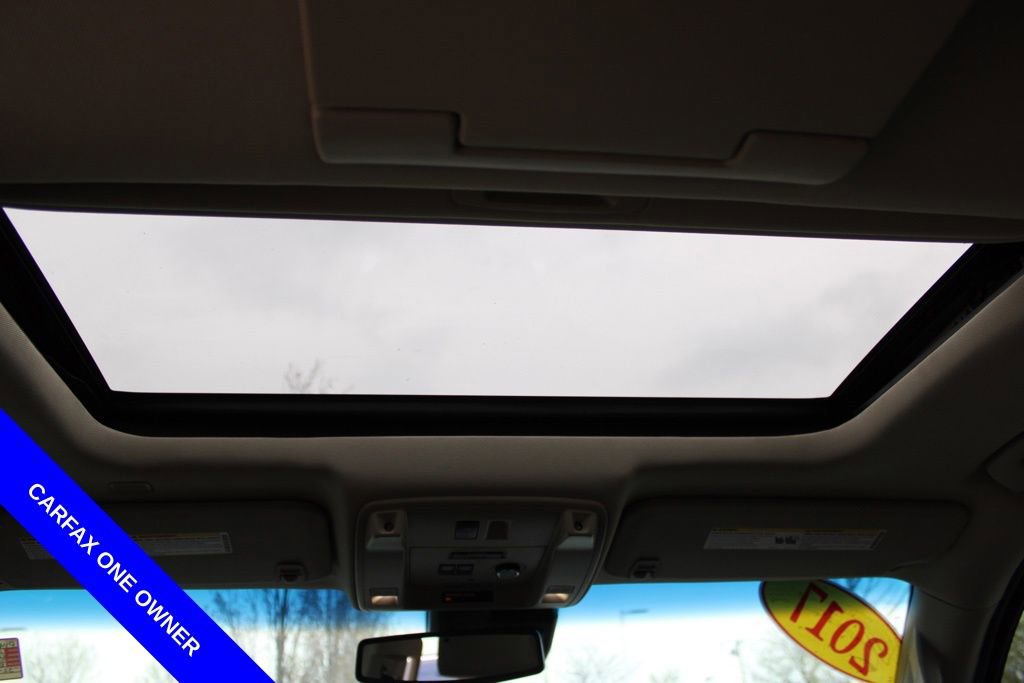 Used 2017 Chevrolet Suburban Premier image 33