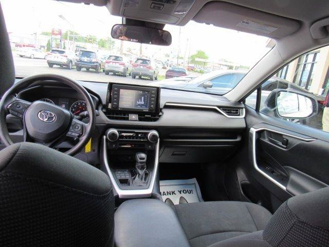 Used 2021 Toyota RAV4 LE AWD/4WD image 33