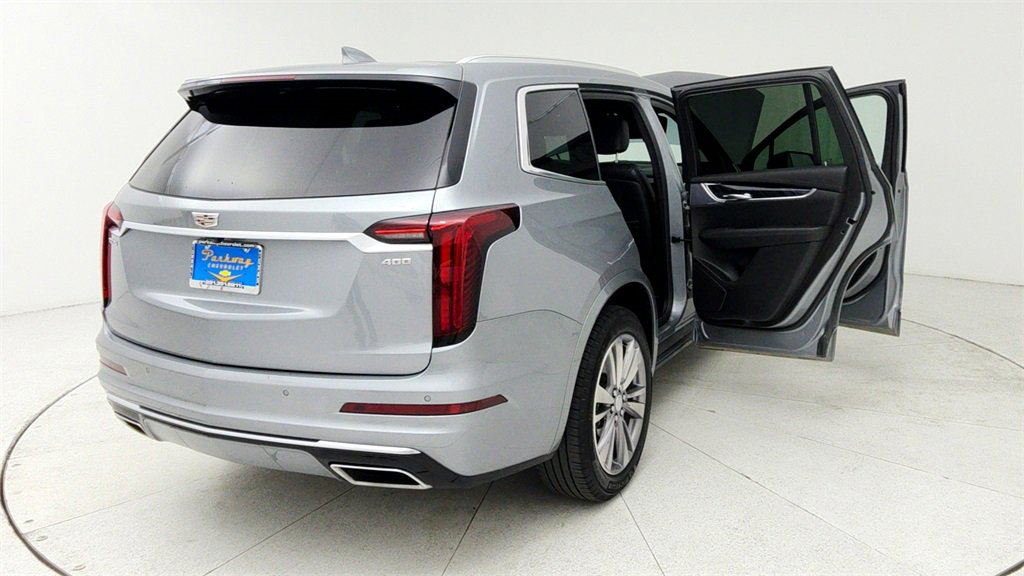 Used 2025 Cadillac XT6 Premium Luxury image 12