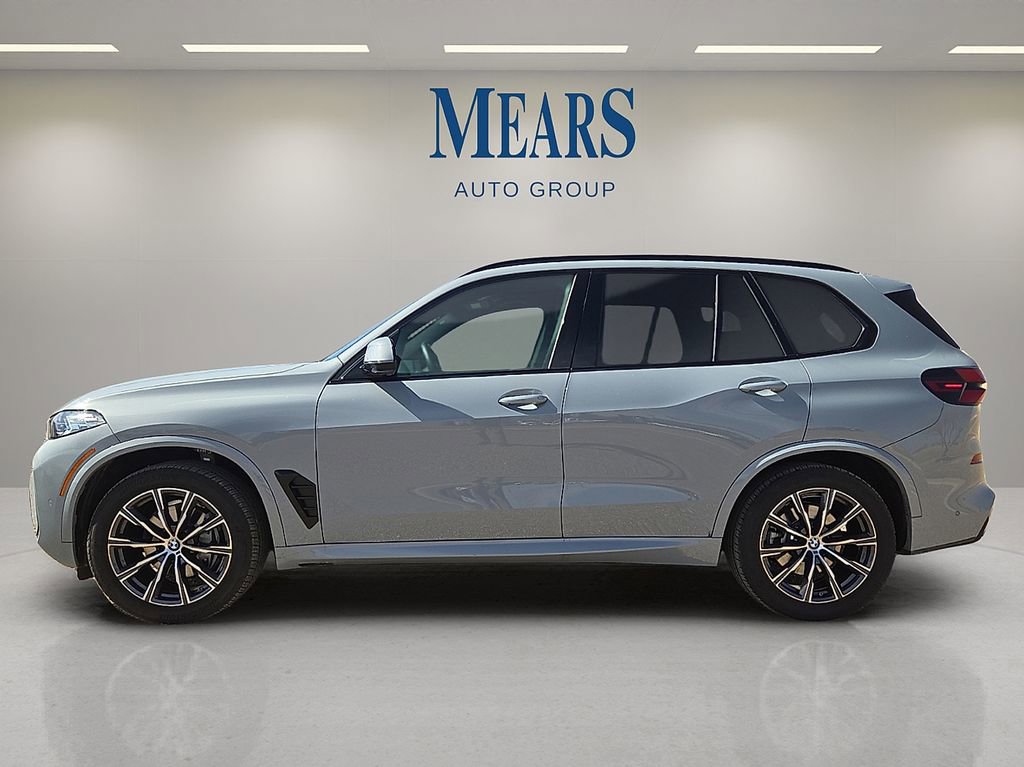 Used 2026 BMW X5 sDrive40i image 2