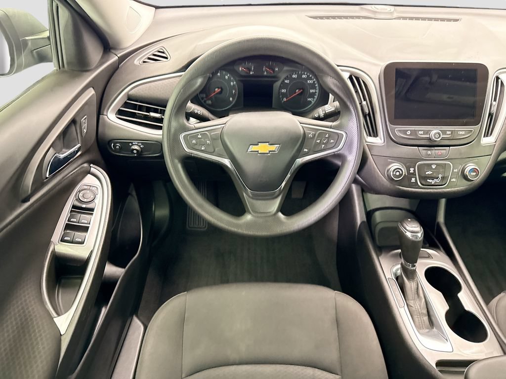 Used 2020 Chevrolet Malibu LS w/ LPO, Convenience Package 2 FWD image 10