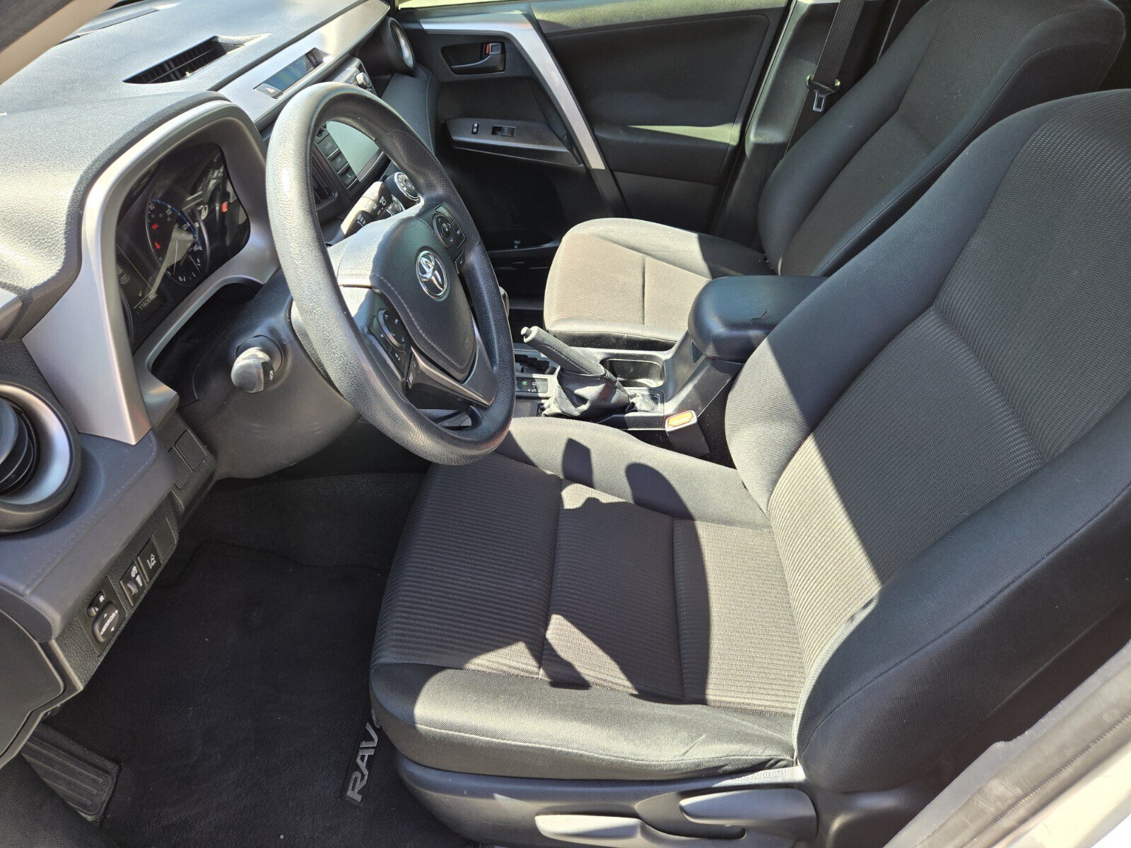 Used 2017 Toyota RAV4 LE w/ Carpet Mat Package FWD image 7