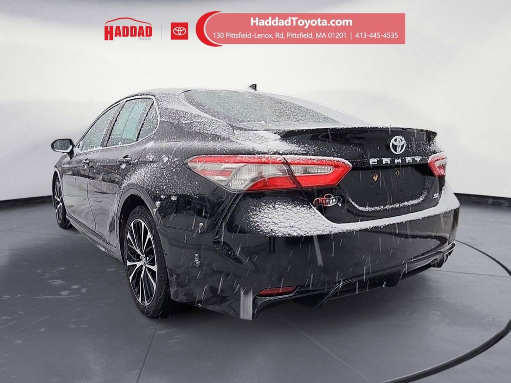 Certified 2019 Toyota Camry SE image 3