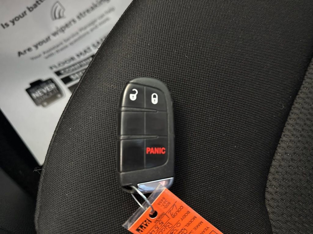 Used 2020 Jeep Renegade Altitude FWD image 22