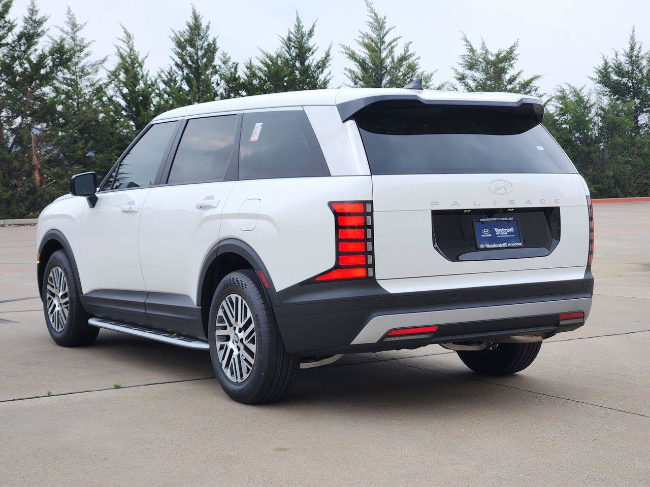 New 2026 Hyundai Palisade SE FWD image 3