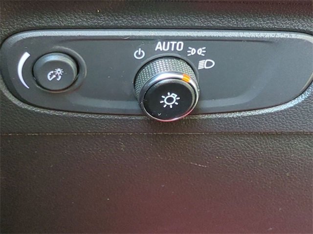 Certified 2023 Buick Envision Essence image 18