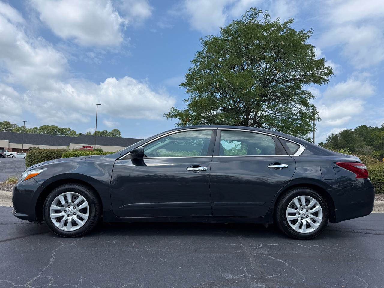 Used 2018 Nissan Altima 2.5 S w/ S Convenience Package FWD image 2