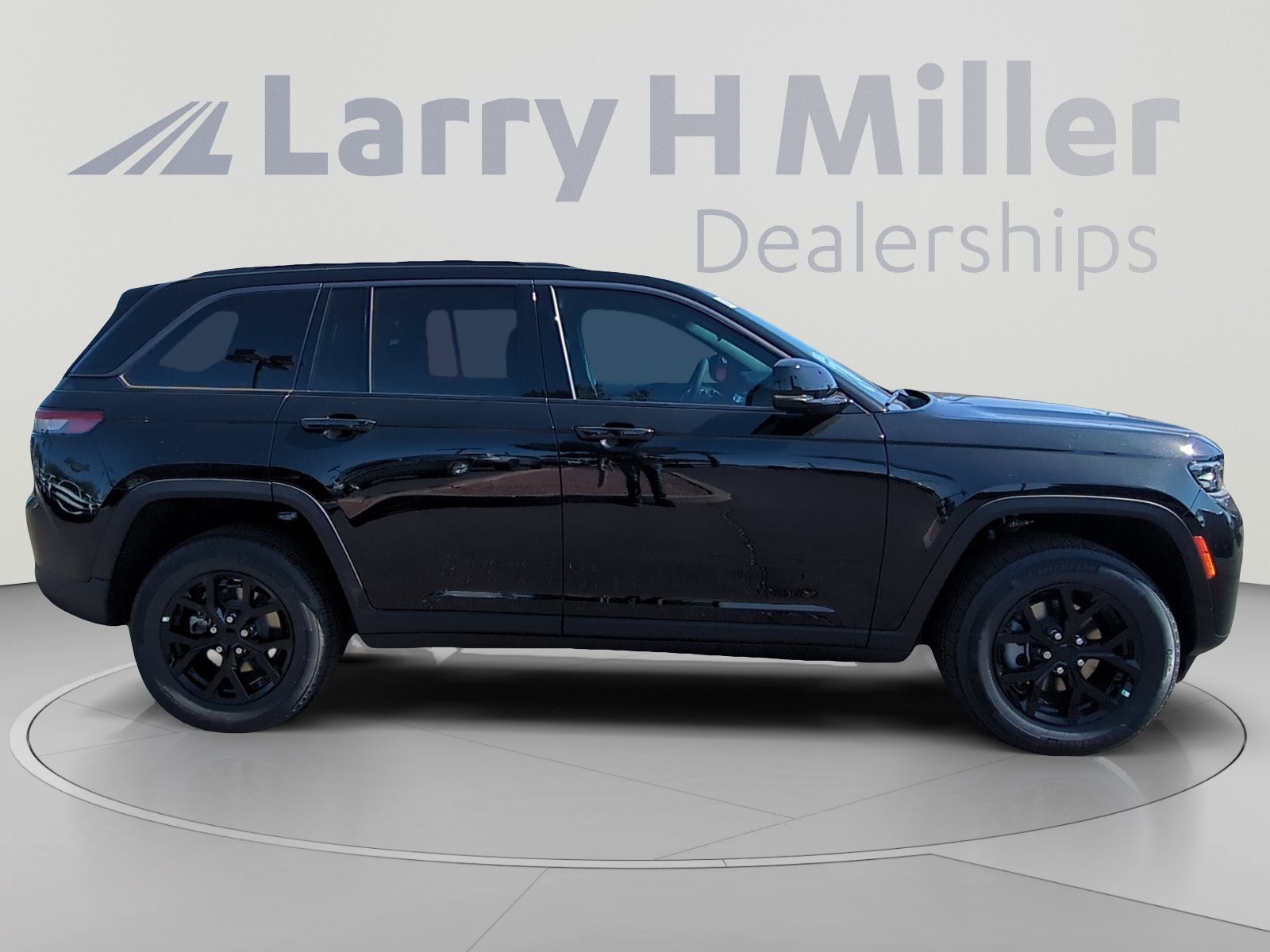 New 2026 Jeep Grand Cherokee Altitude AWD/4WD image 6