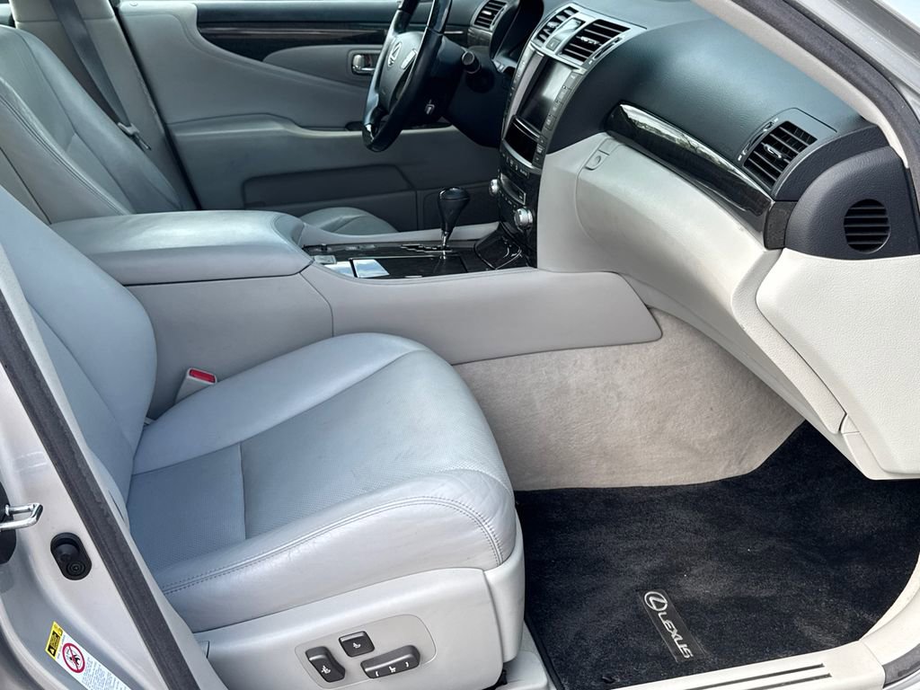 Used 2012 Lexus LS 460 w/ Comfort Pkg image 13