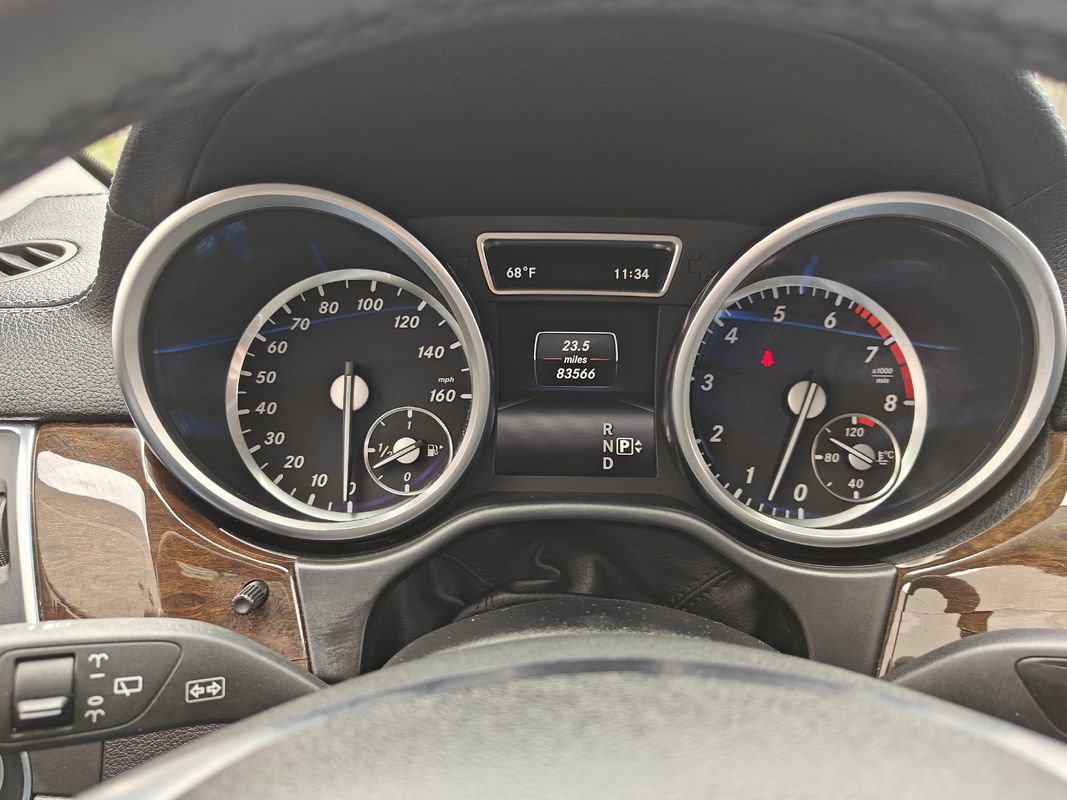 Used 2016 Mercedes-Benz GL 450 4MATIC image 24