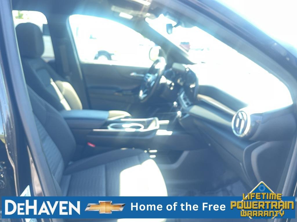 Used 2025 Chevrolet Equinox LT AWD/4WD image 25