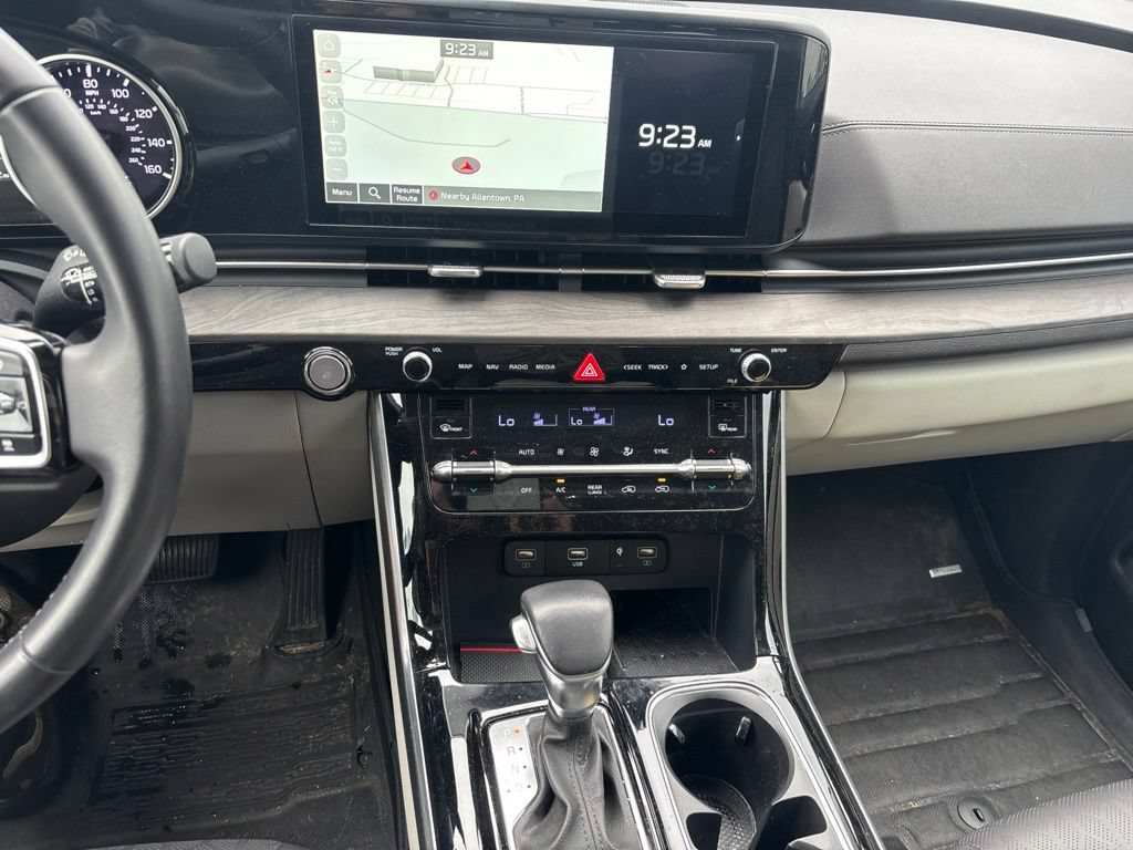 Certified 2024 Kia Carnival EX FWD image 10